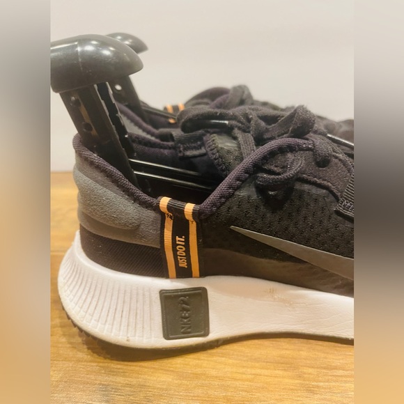 Women’s Size 9 - Nike Reposto Black Smoke Gray 2020 - Picture 3 of 6